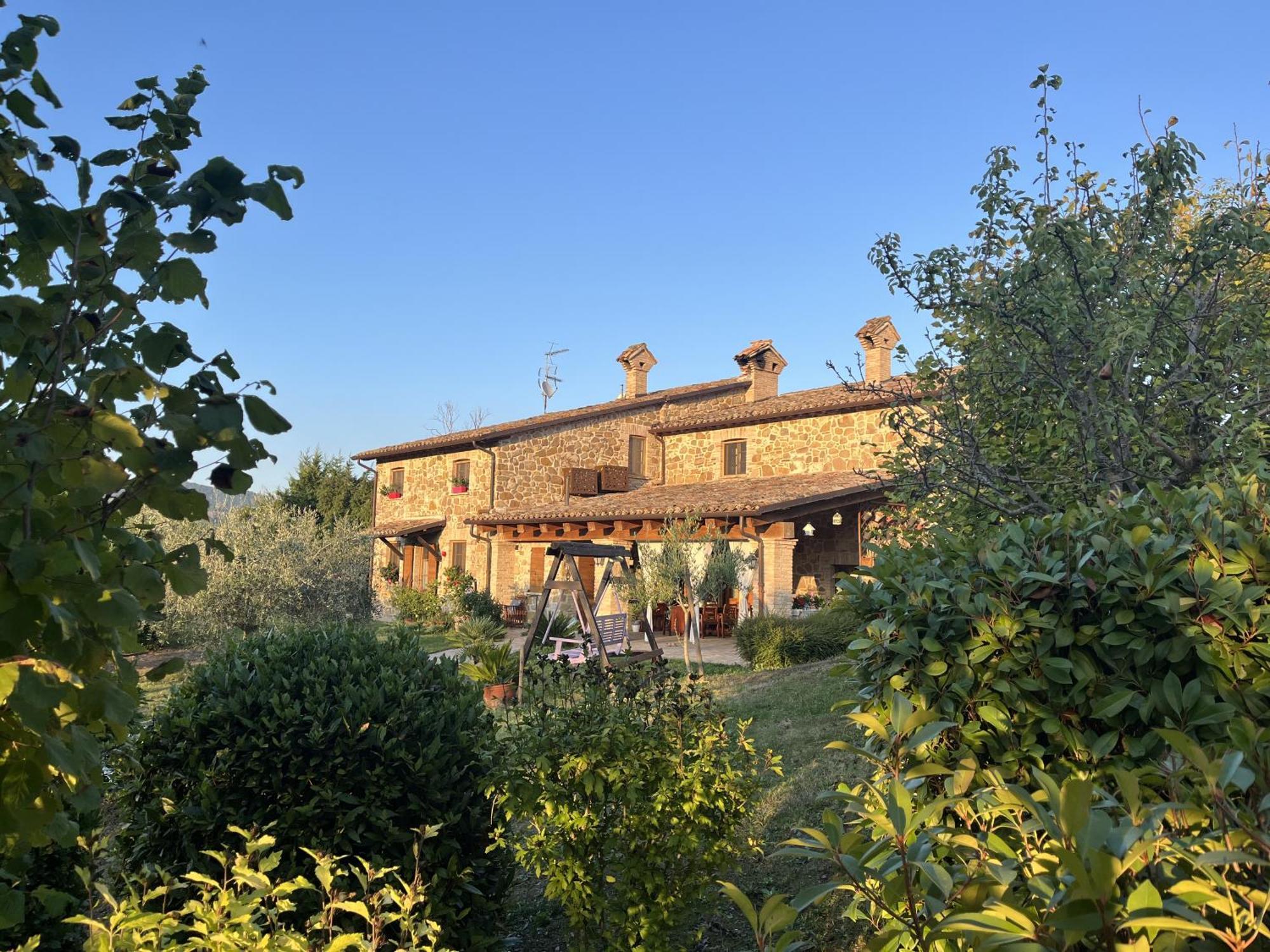 Agriturismo La Valle Dimenticata Urbania Eksteriør billede
